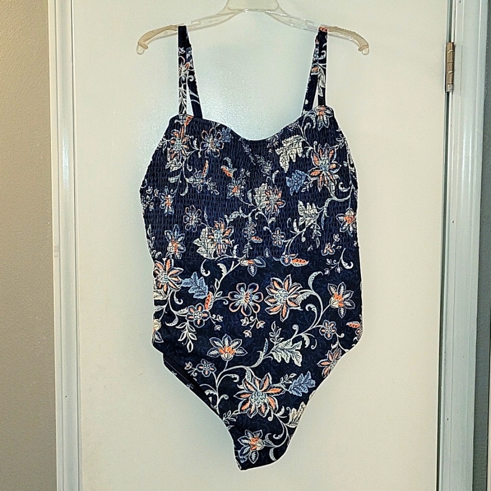 Old Navy Smocked Bandeau One-Piece Swimsuit, 3X, Navy Blue w/Orange Floral Print